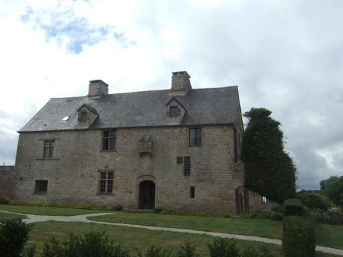 Manoir de La Haule, 14th Century Manor House - view from front right